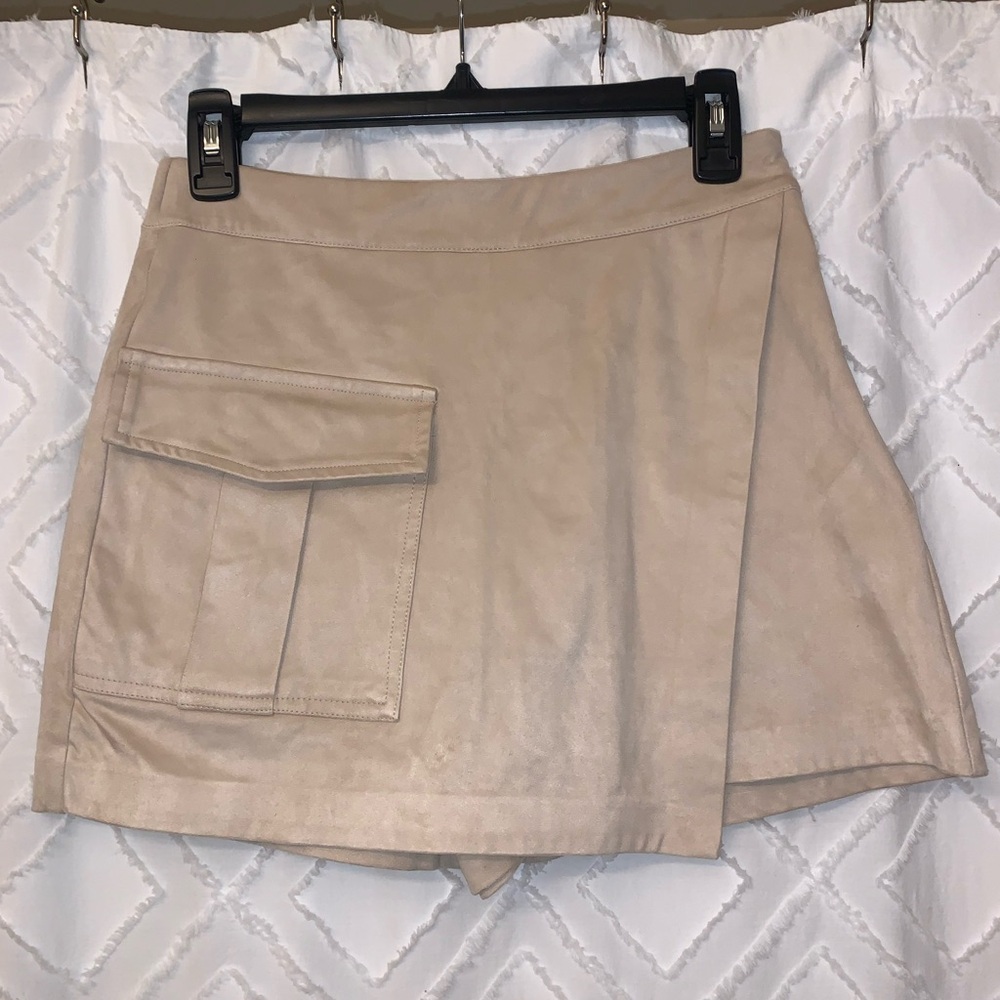 Zara New With Tags Skirt/Skort, Size Small, Cream/Tan, Suede material